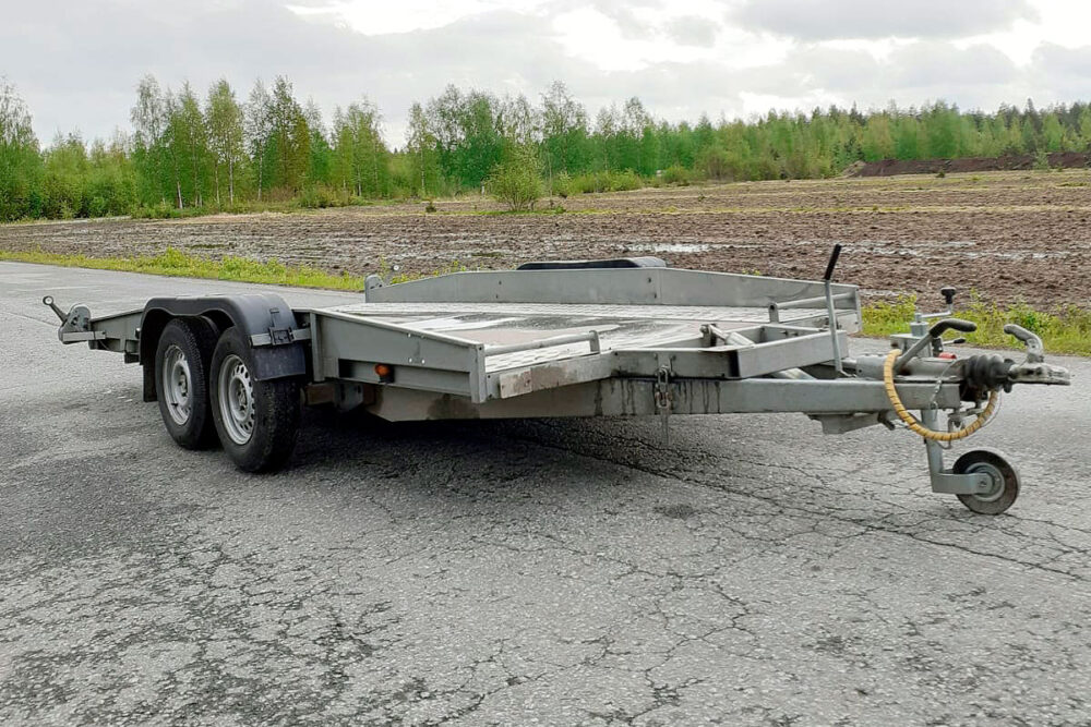 Autotraileri 2700kg max