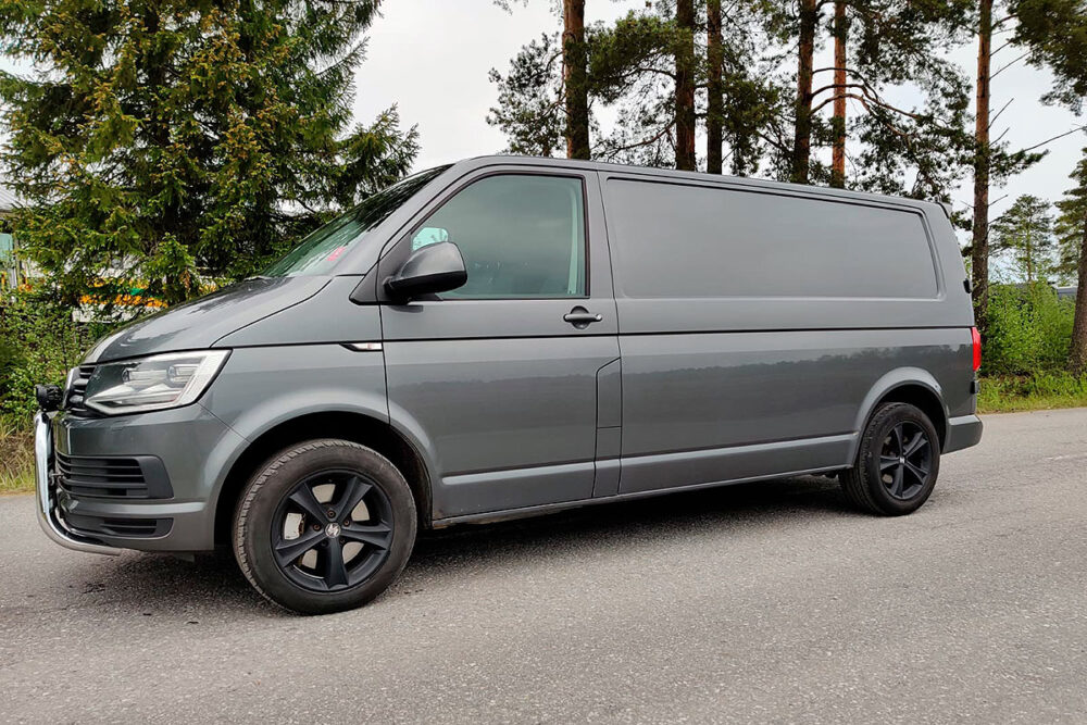 VW Transporter Pakettiauto