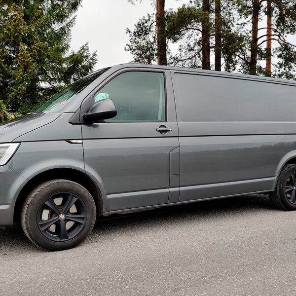 VW Transporter Pakettiauto